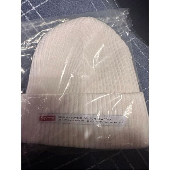 Supreme Property Label Beanie “White” - Picture 3 of 4